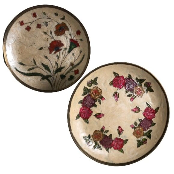 Vintage set of two floral brass and enamel plates - Picture 1 of 16